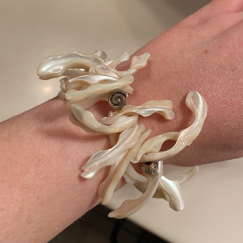 Shell bracelet - Picture 2 of 2
